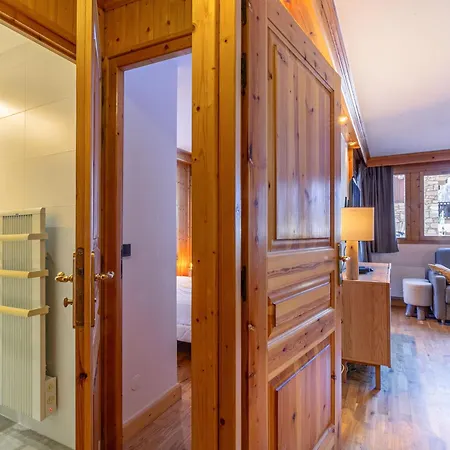 Elegant Avec Wifi, Au Centre, Pied Des Pistes, Parking Couvert, Balcon Sud/est, 6 Pers. - Fr-1-694-98 Val-d'Isere
